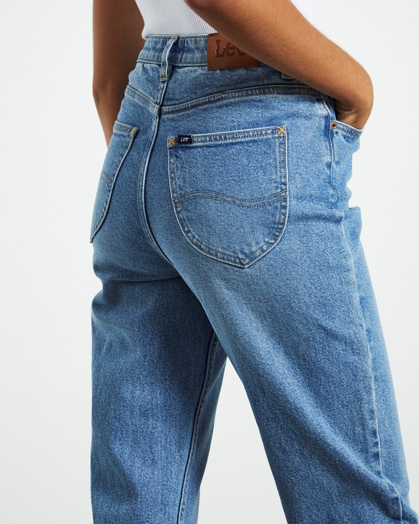 High Mom Jeans Blue Hue BLACK