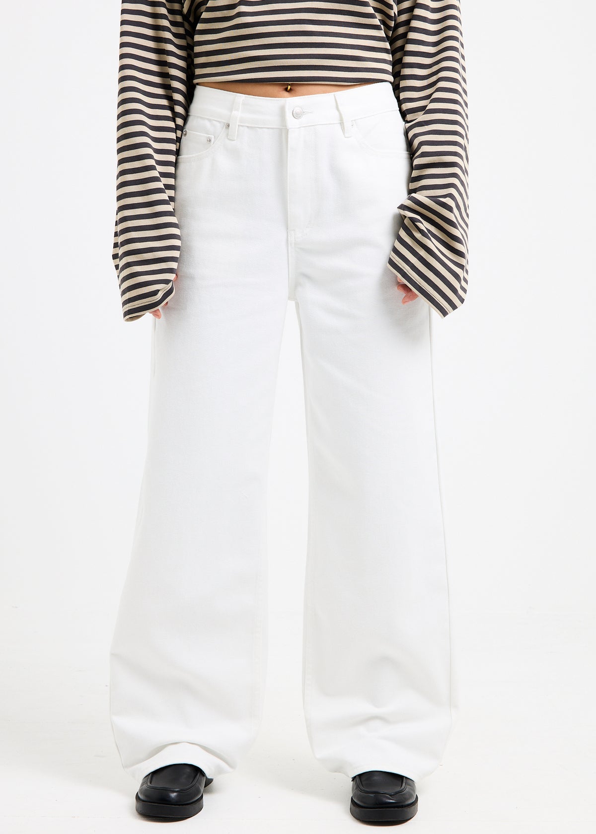 Alexa Mid Rise Relaxed Denim Jeans WHITE