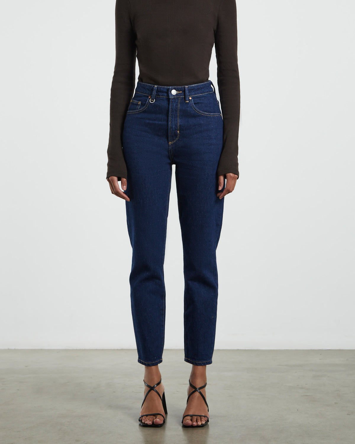 Lola Mom Jeans Vibe Blue DARK BLUE