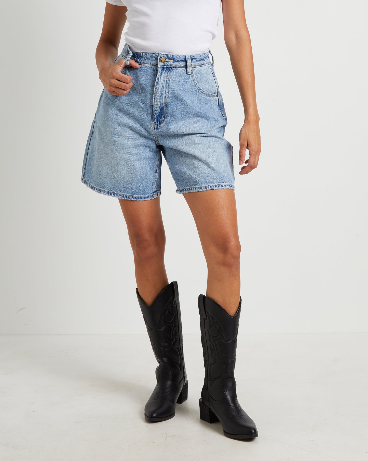 Super Mirage Denim Shorts in Lyocell Leah Blue