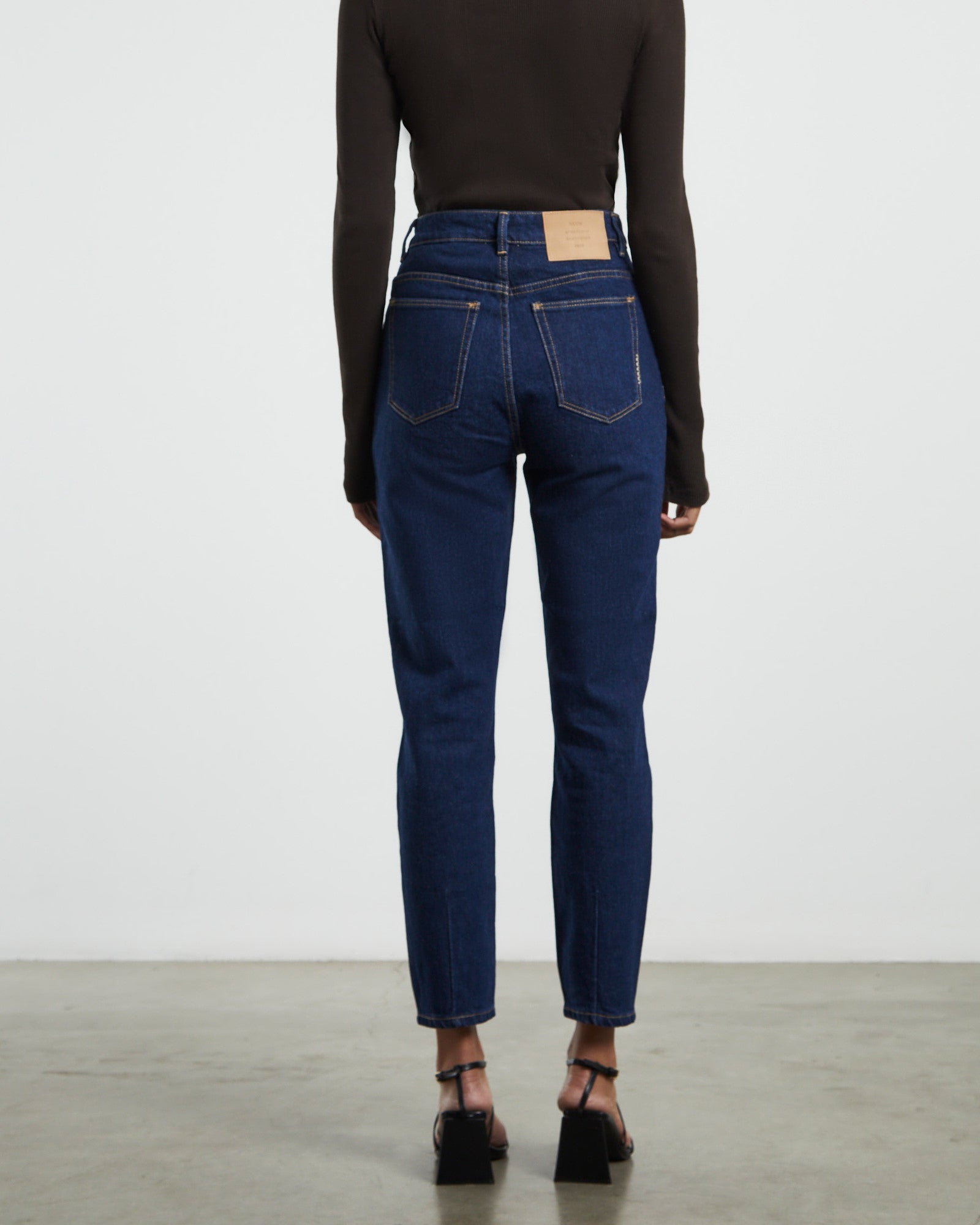 Lola Mom Jeans Vibe Blue