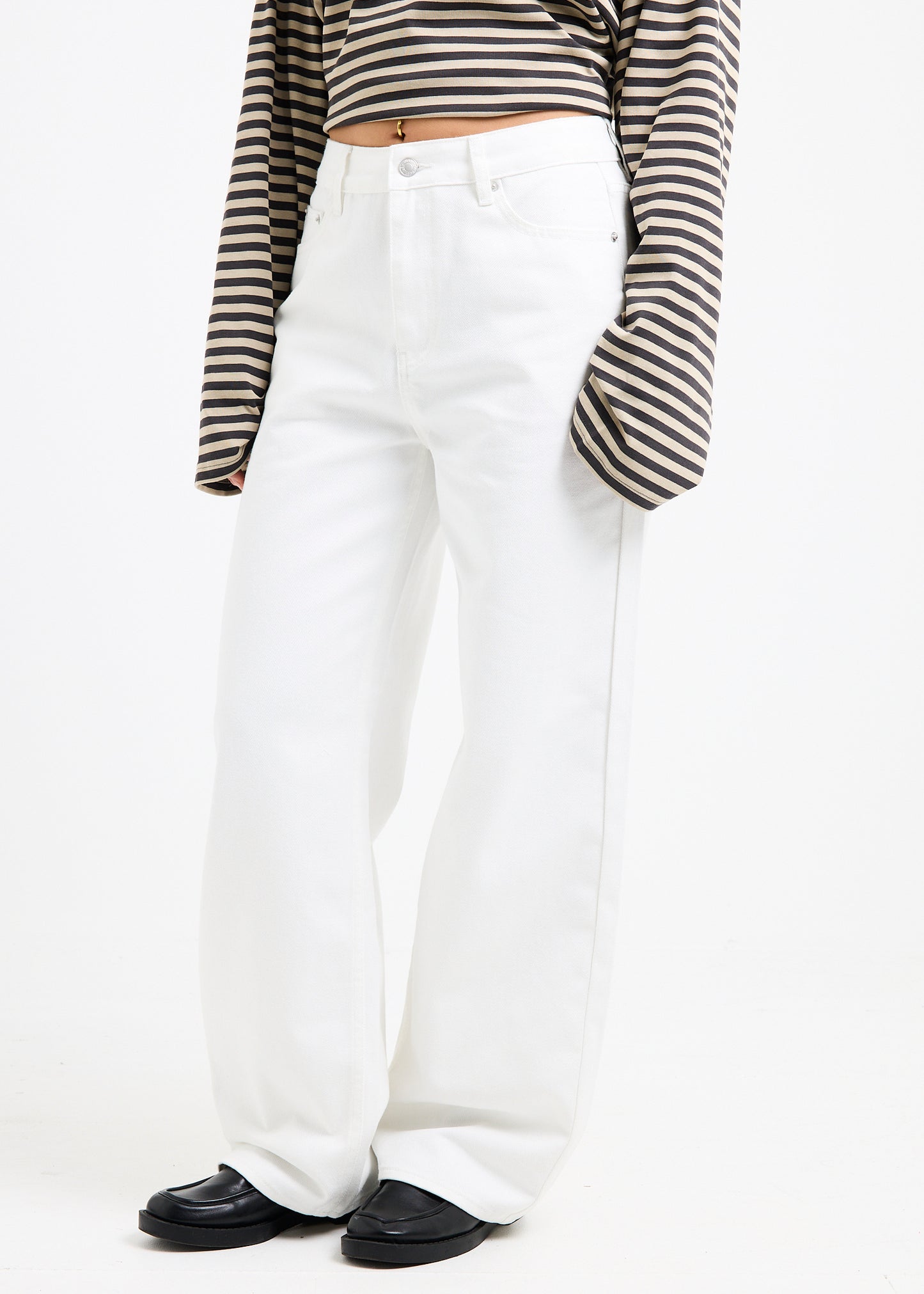 Alexa Mid Rise Relaxed Denim Jeans WHITE