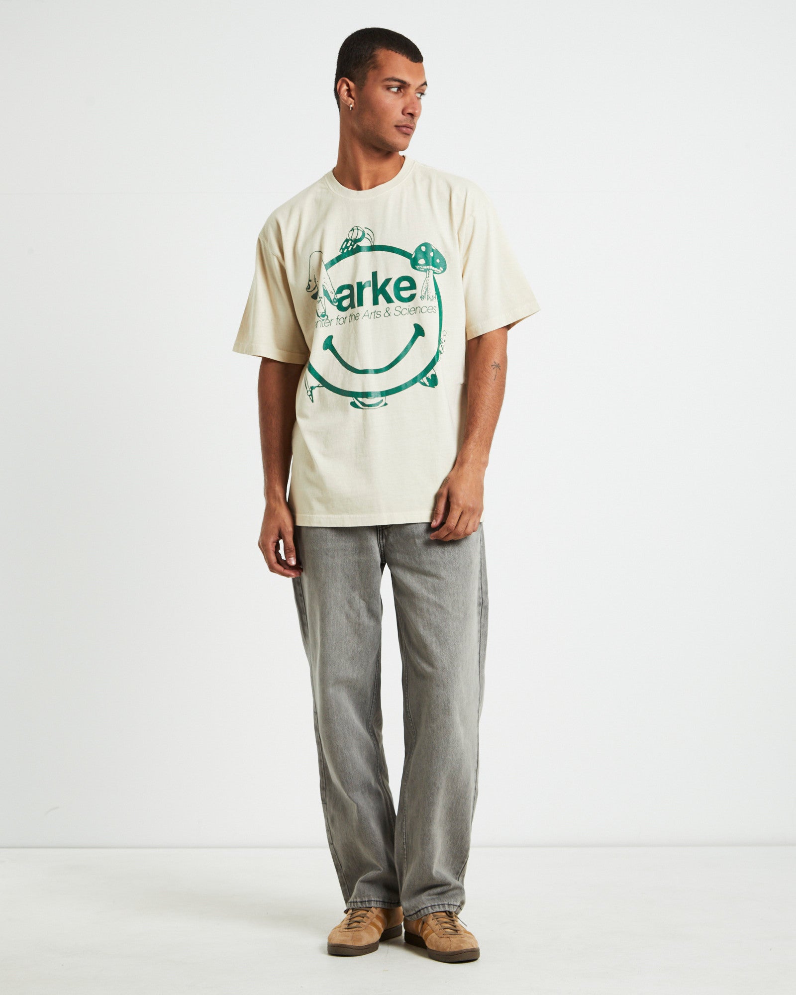 Smiley Arts & Sciences T-shirt Sand NATURAL