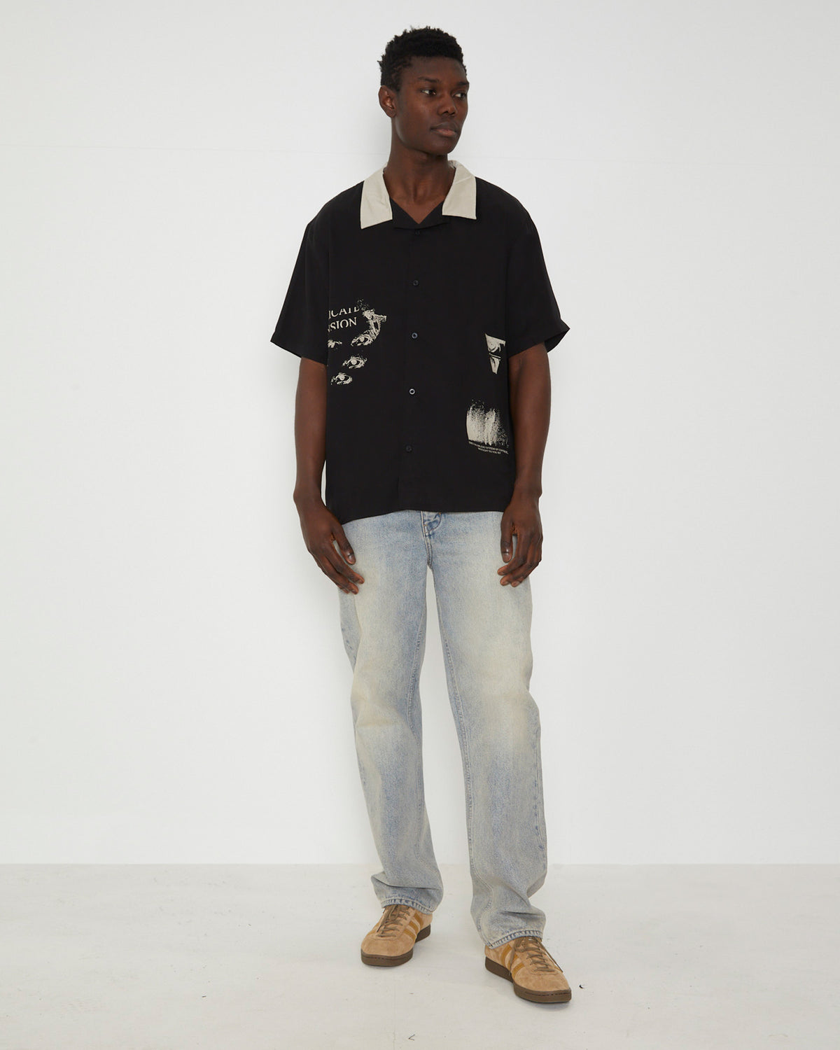 Delicate Boarder Short Sleeve Shirt in Black BLACK