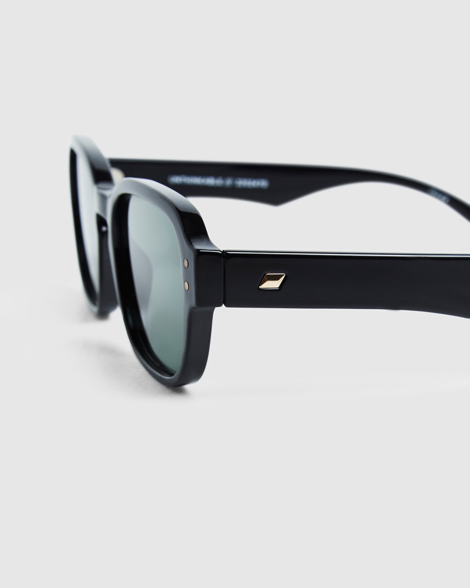 Unthinkable Sunglasses Black/Green Mono BLACK