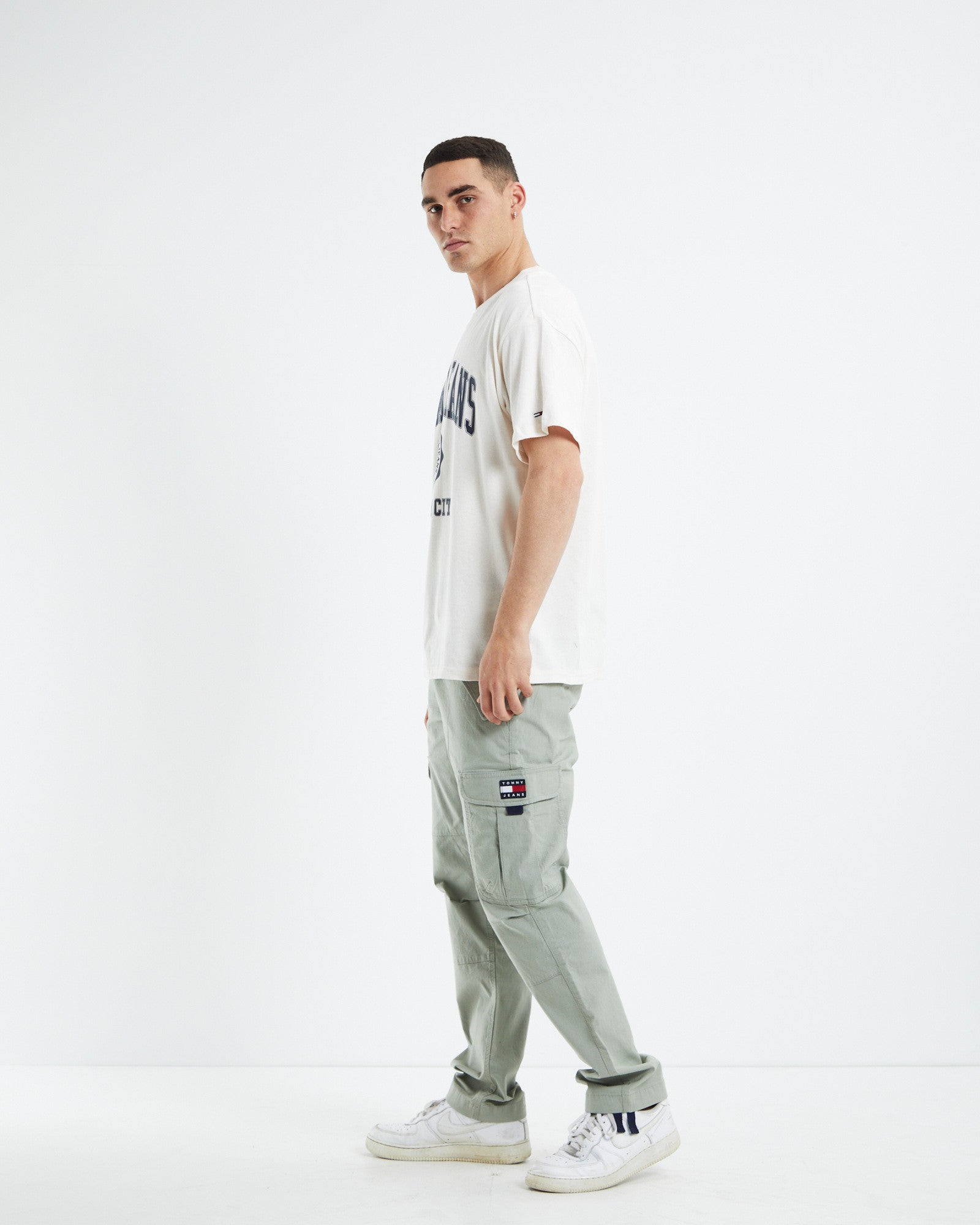 TJM College Logo T-Shirt Ancient White WHITE