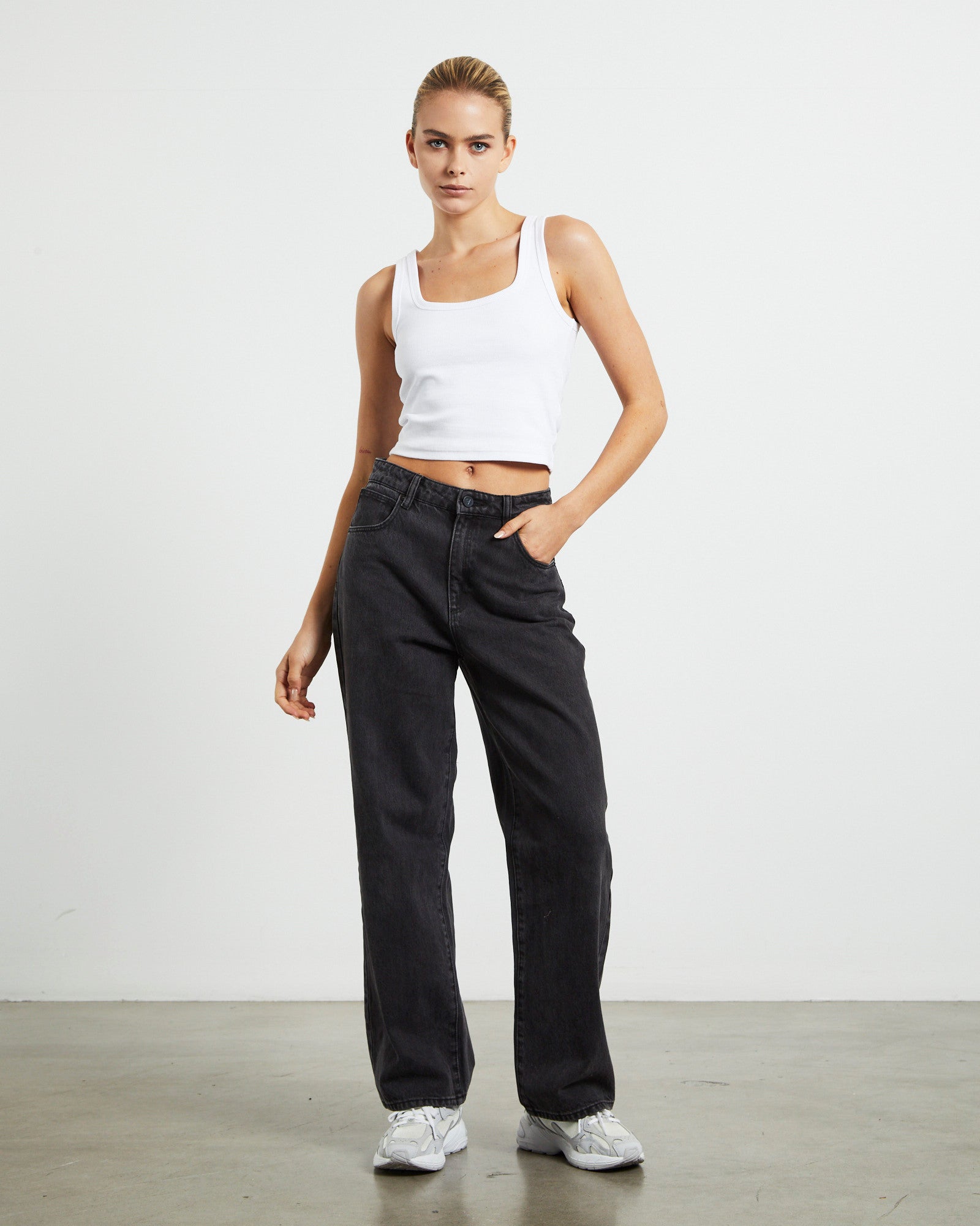 A Carrie Petite Jeans 90210 Black BLACK