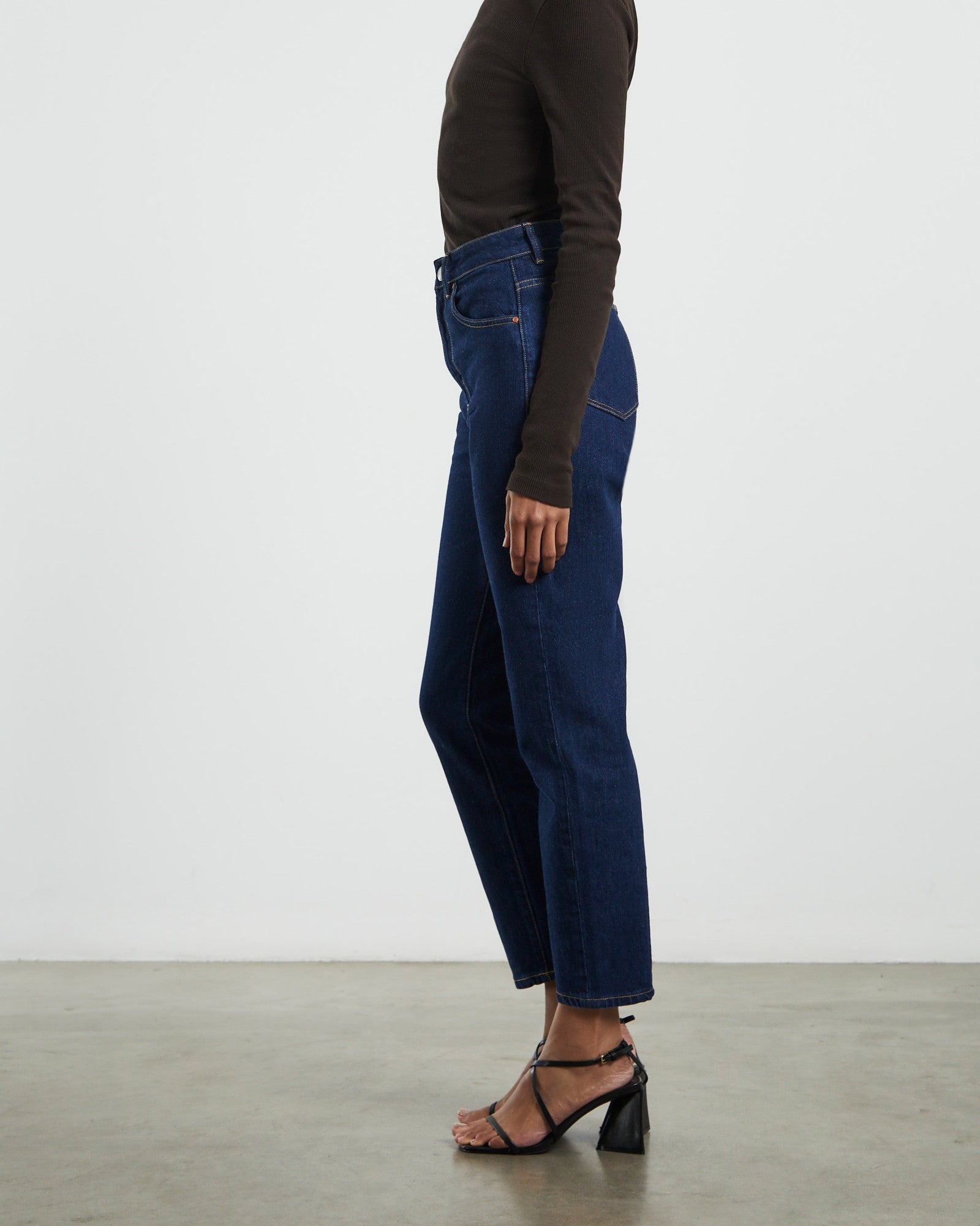 Lola Mom Jeans Vibe Blue DARK BLUE