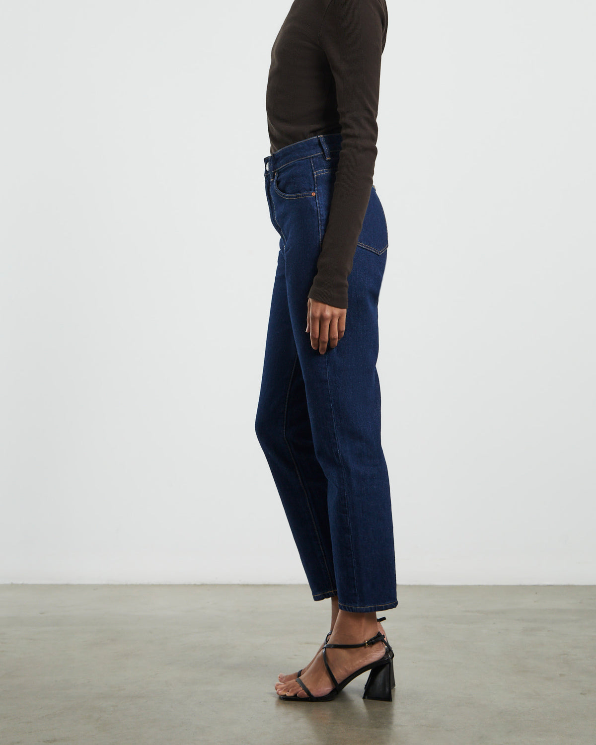 Lola Mom Jeans Vibe Blue DARK BLUE