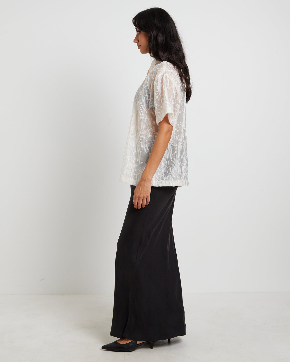 Avery Sheer Textured Short Sleeve Shirt in White WHITE