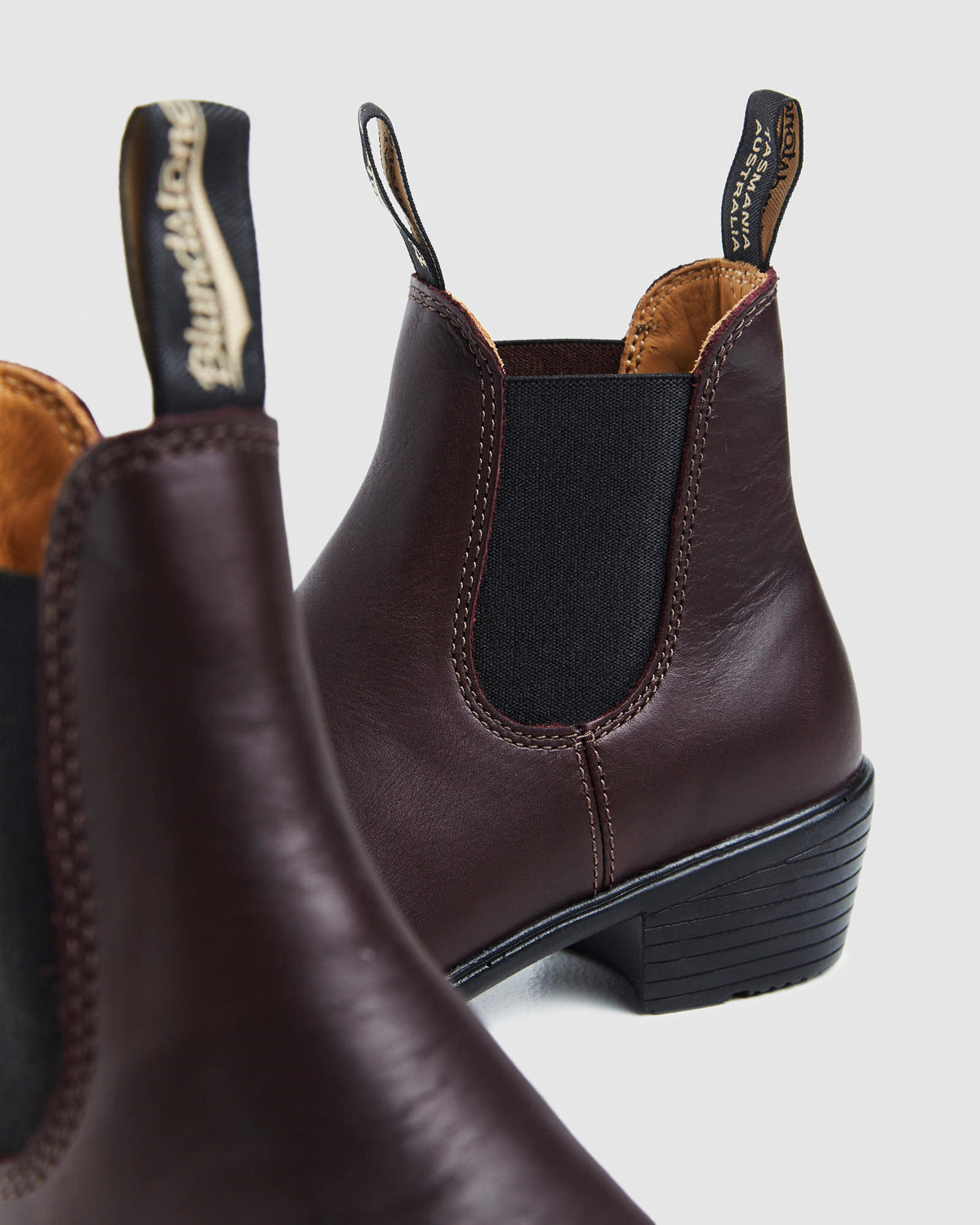 2060 Womens Heeled Boots Shiraz Red RED