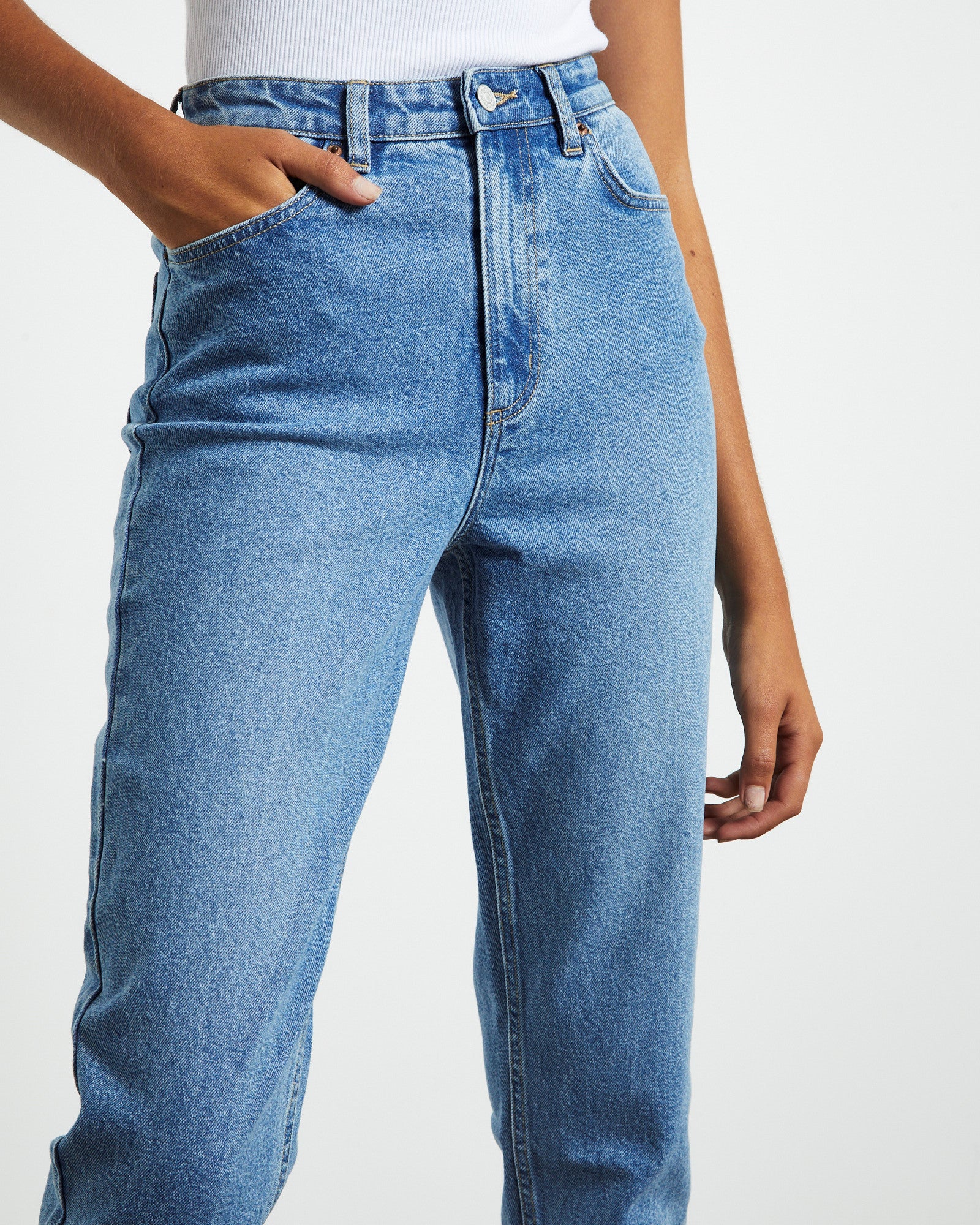 High Mom Jeans Blue Hue
