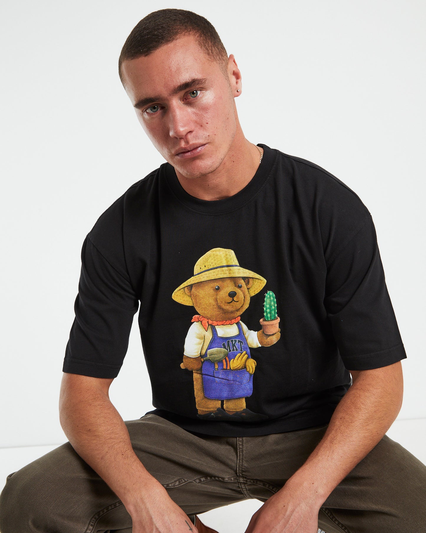 Botanical Bear Short Sleeve T-Shirt in Vintage Black