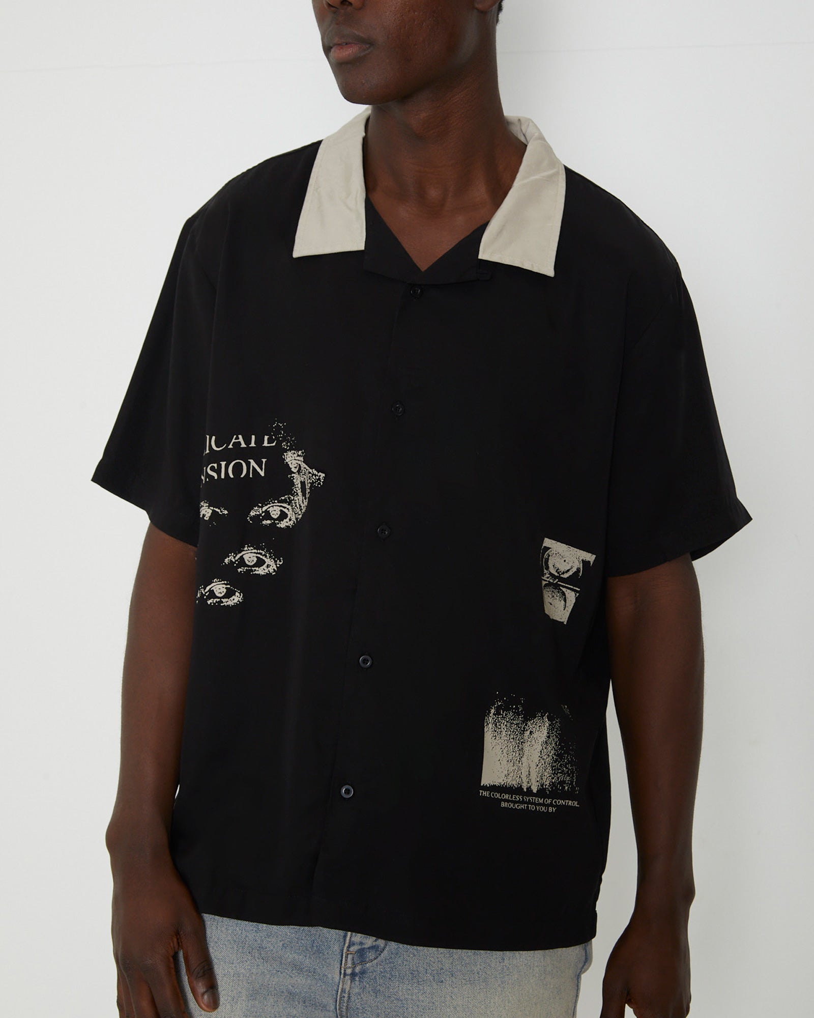 Delicate Boarder Short Sleeve Shirt in Black BLACK