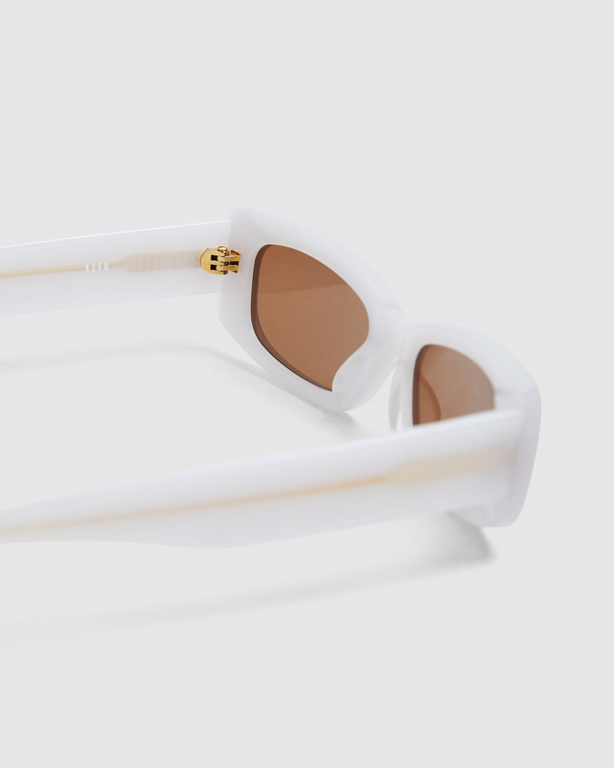 Norm Sunglasses Milky ASSORTED