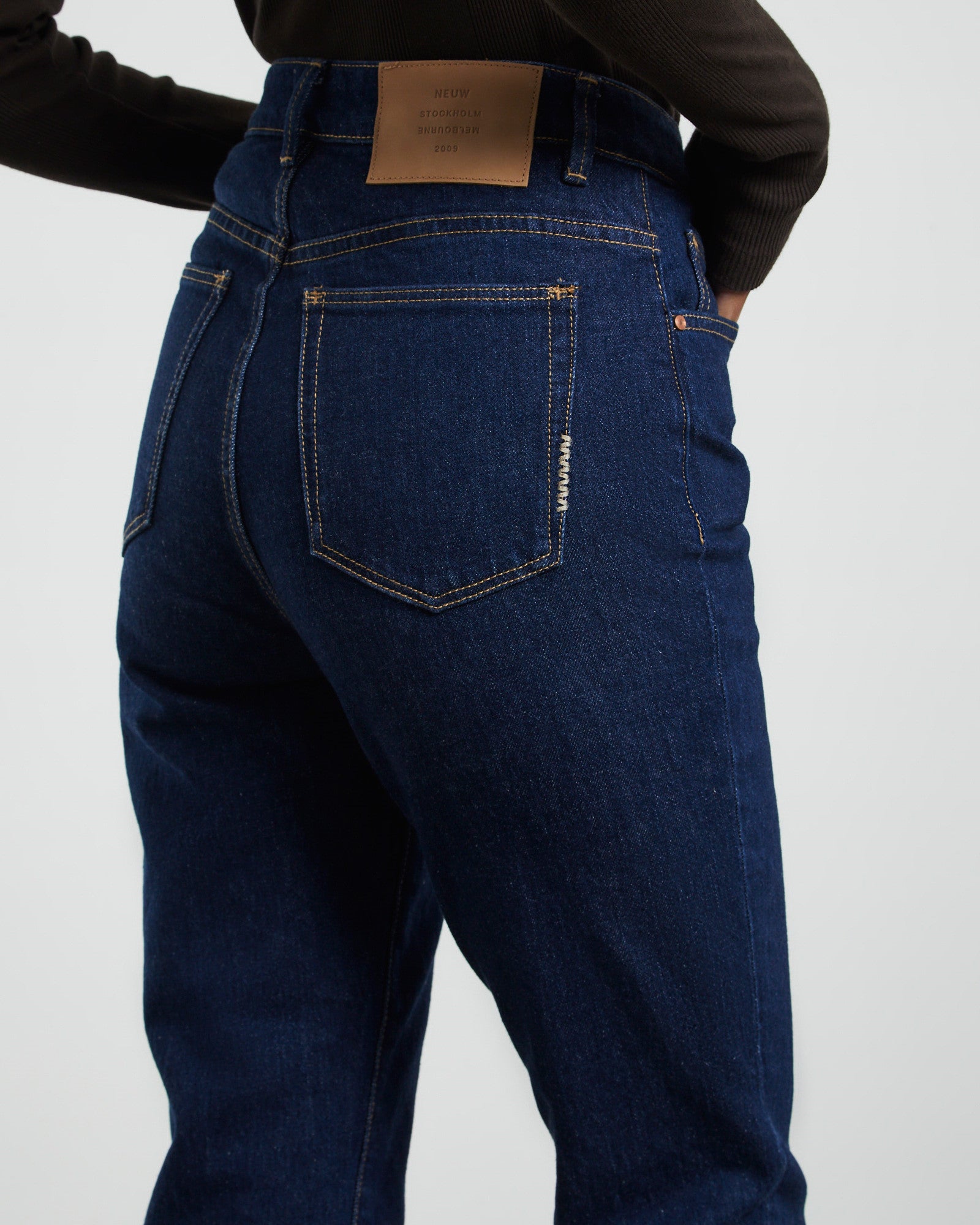 Lola Mom Jeans Vibe Blue DARK BLUE